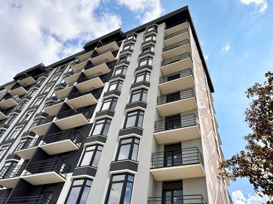 Здана двокімнатна квартира біля ТЦ Велес, готова до ремонту