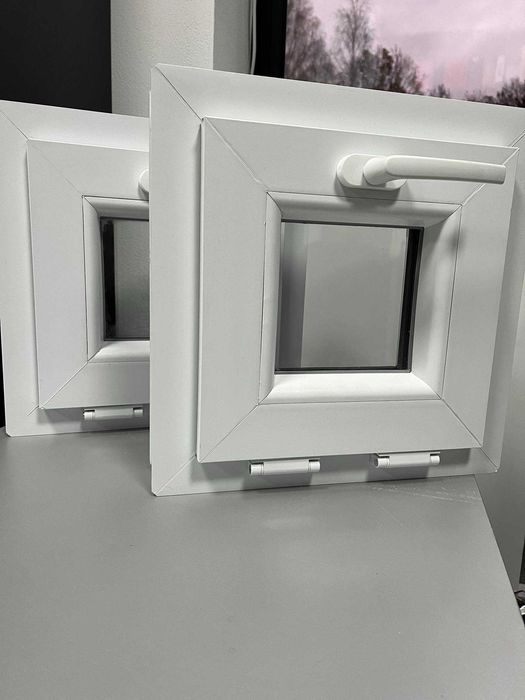 INWENTARSKIE gospodarcze okno uchylne 40x40 PCV białe NOWE I UŻYWANE