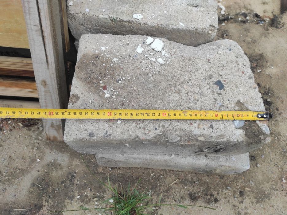 Bloczki betonowe duże 300