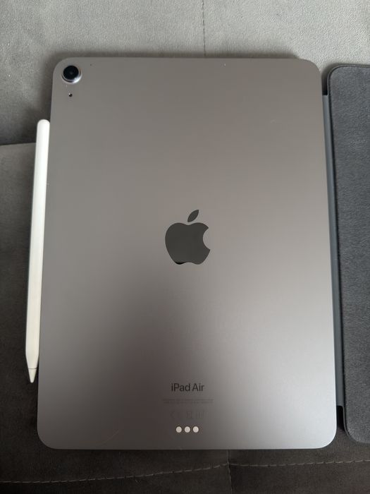 Tablet APPLE iPad Air 10.9” 5 gen. 256 GB Wi-Fi Gwiezdna szarość