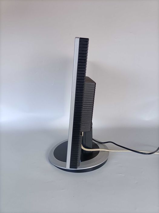 Monitor LG Flatron L194WS-SF de 19 polegadas