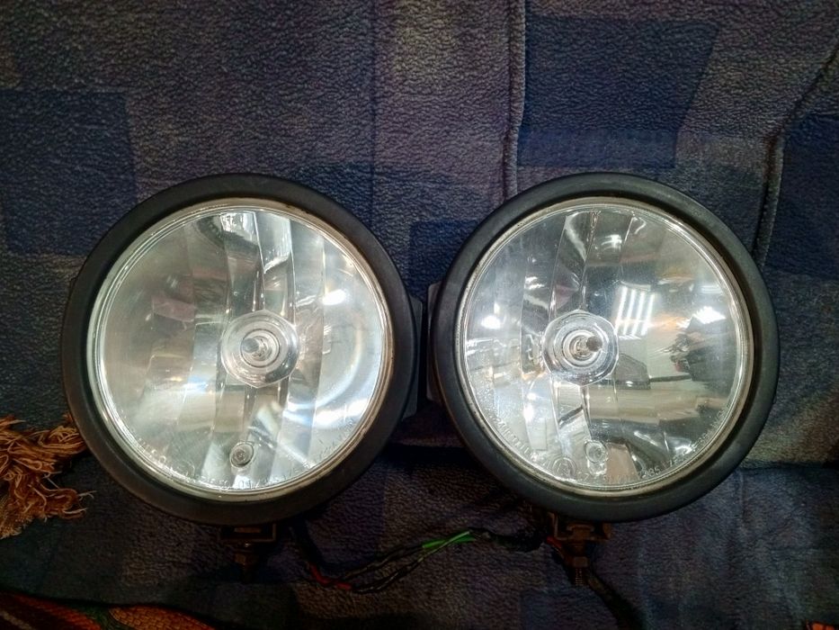 Продам галогенные фары.