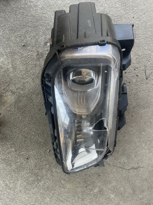 Фара (права) hyundai kona electric