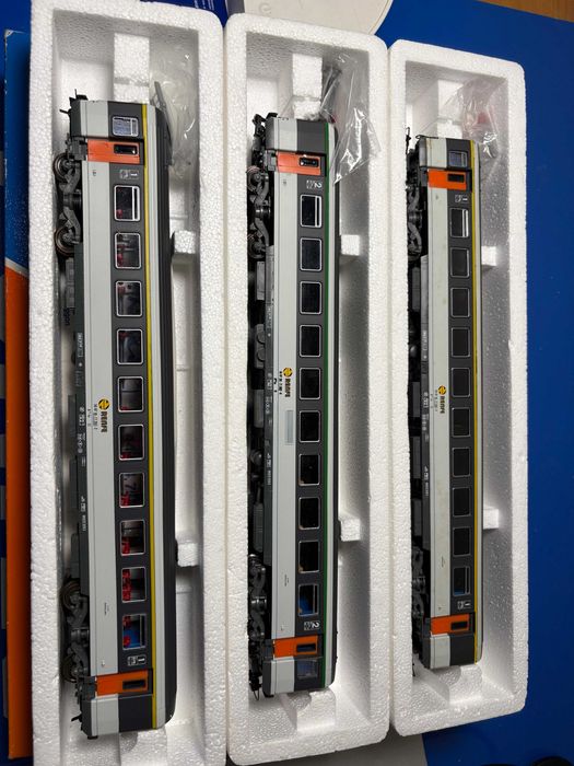 Roco RENFE H0 – Conjunto 3 Carruagens 44411 / 44412