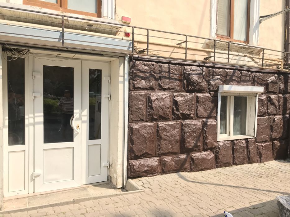 Оренда/продаж напівпідвального приміщення