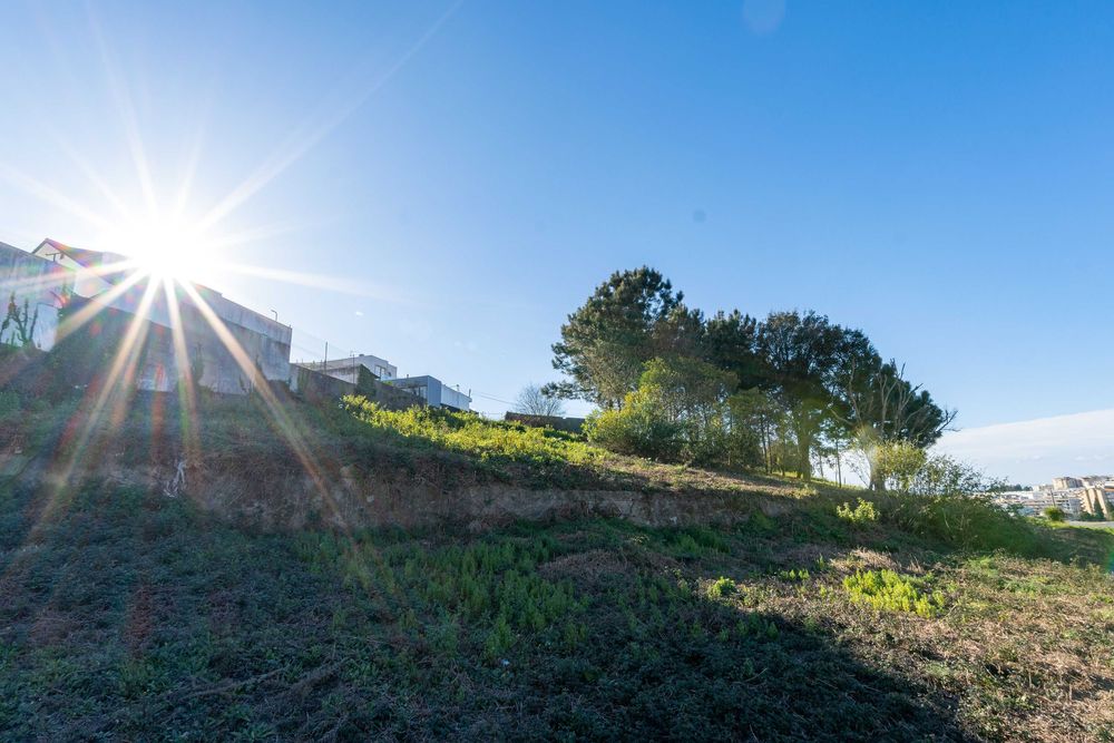 Terreno Urbano com PIP Aprovado | 6.047 m² | 5 Moradias Unifamiliares | Canelas – Vila Nova de Gaia