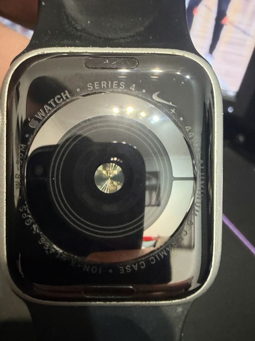 Apple Watch Nike+ (série 4) - 44MM