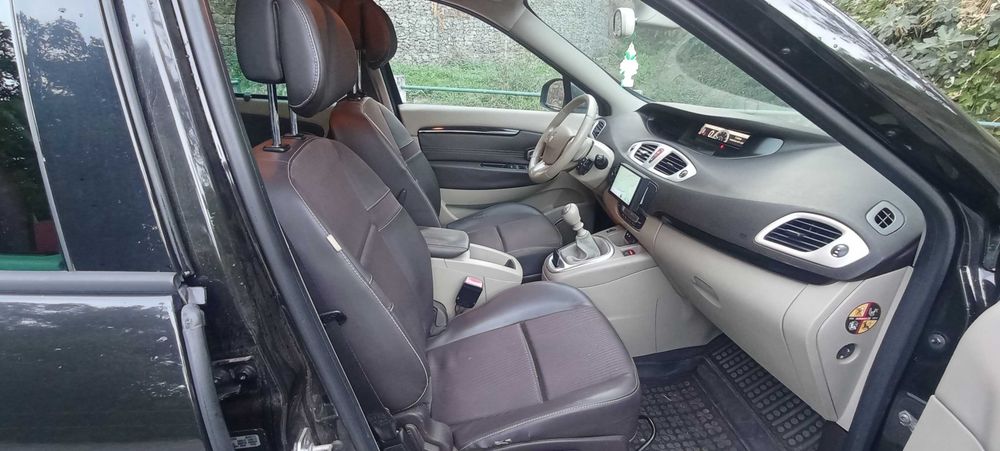 Renault Scénic Luxe 7 lugares