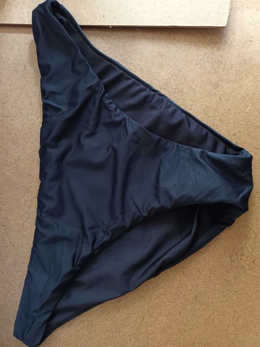 Monoquini preto liso