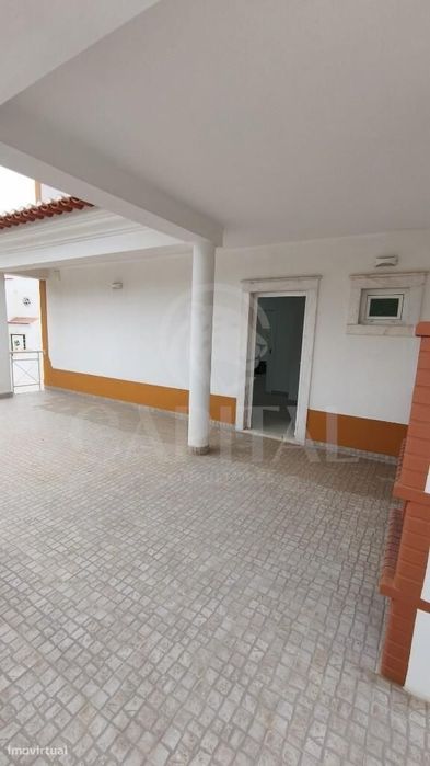 Moradia V3 na Ericeira Centro com vista mar, terraço e garagem