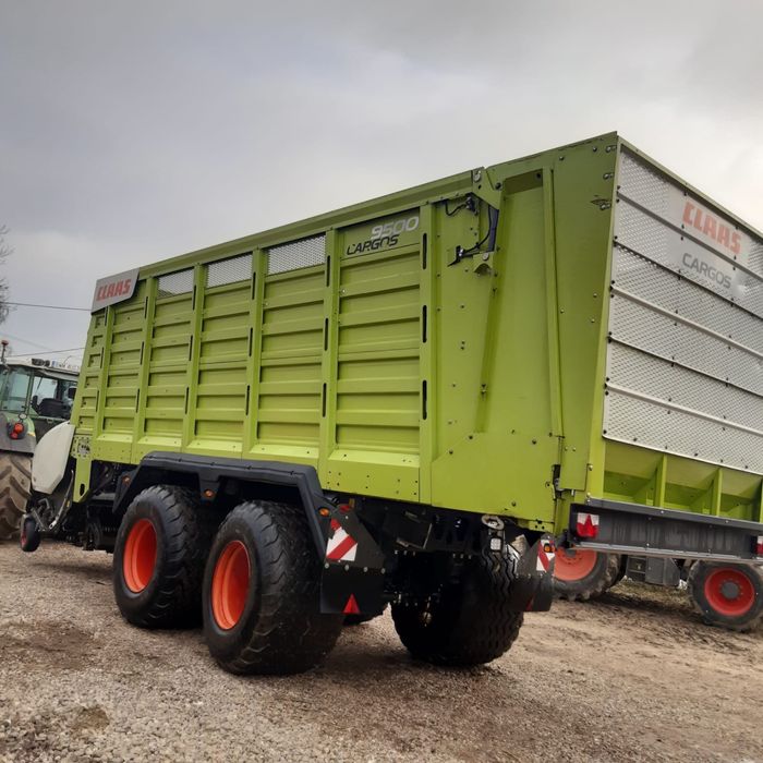 Sprzedam przyczepę samozbierającą