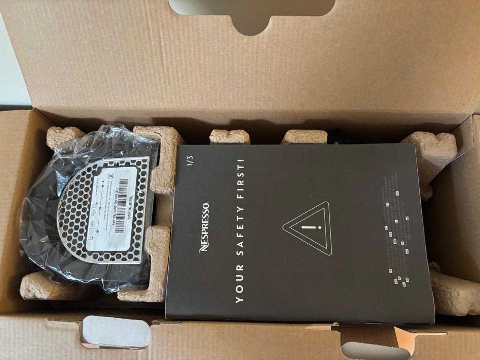 Máquina Café Nespresso Citiz Cherry (Nova a estrear)