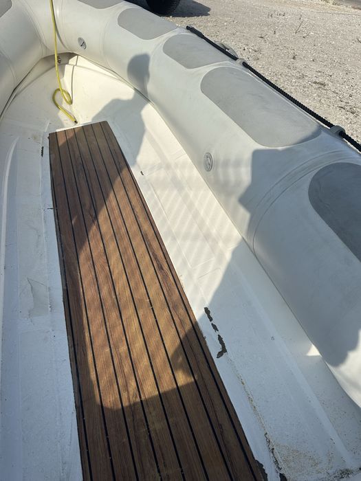 Vendo barco valiant 340 com motor 8hp e atrelado tudo legalizado