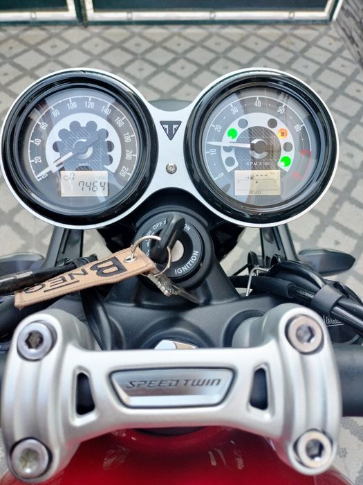 Triumph 1200 Speed Twin