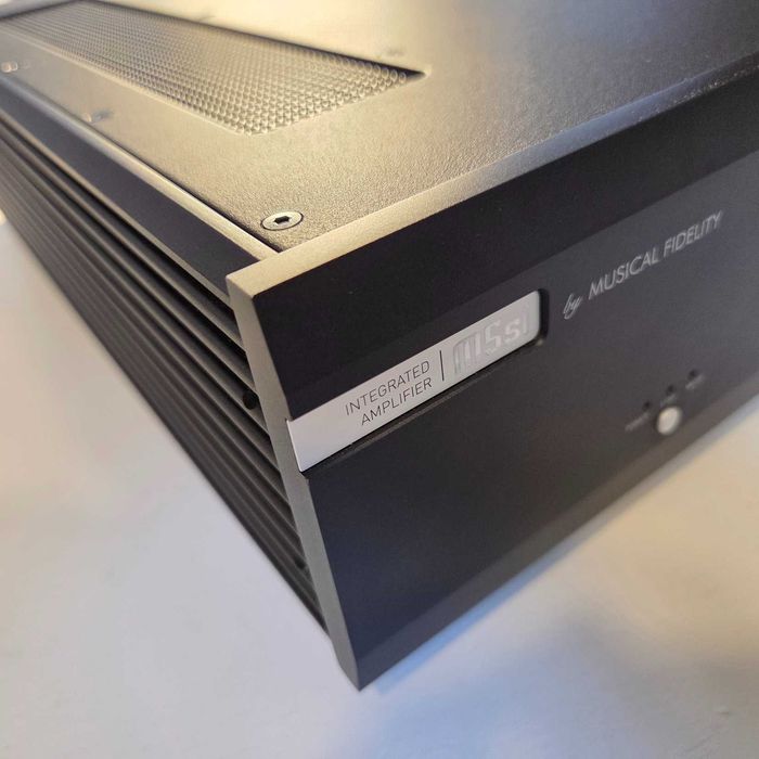 Musical Fidelity M5si – Amplificador Integrado Dual Mono (Como Novo)