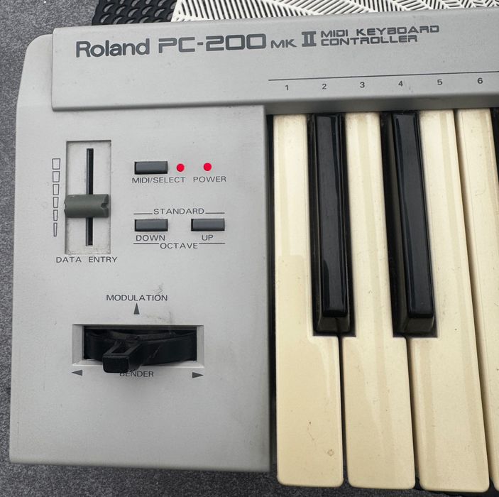 Roland PC-200mkII midi kontroller