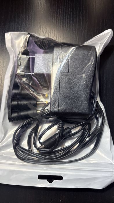 Transformador Novo embalado com 12V 1A com 9conectores