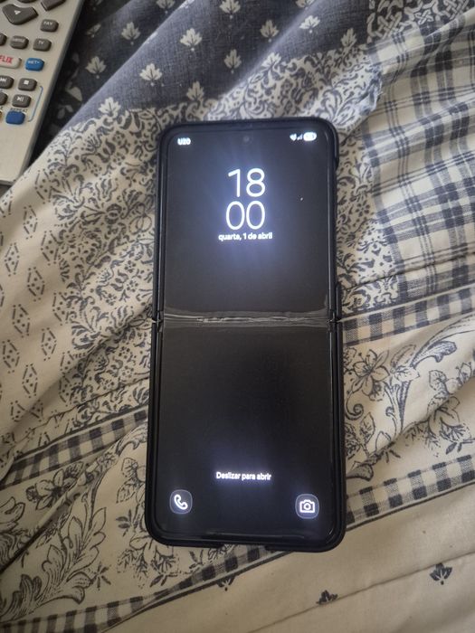 Tenho para venda este samsung z flip3