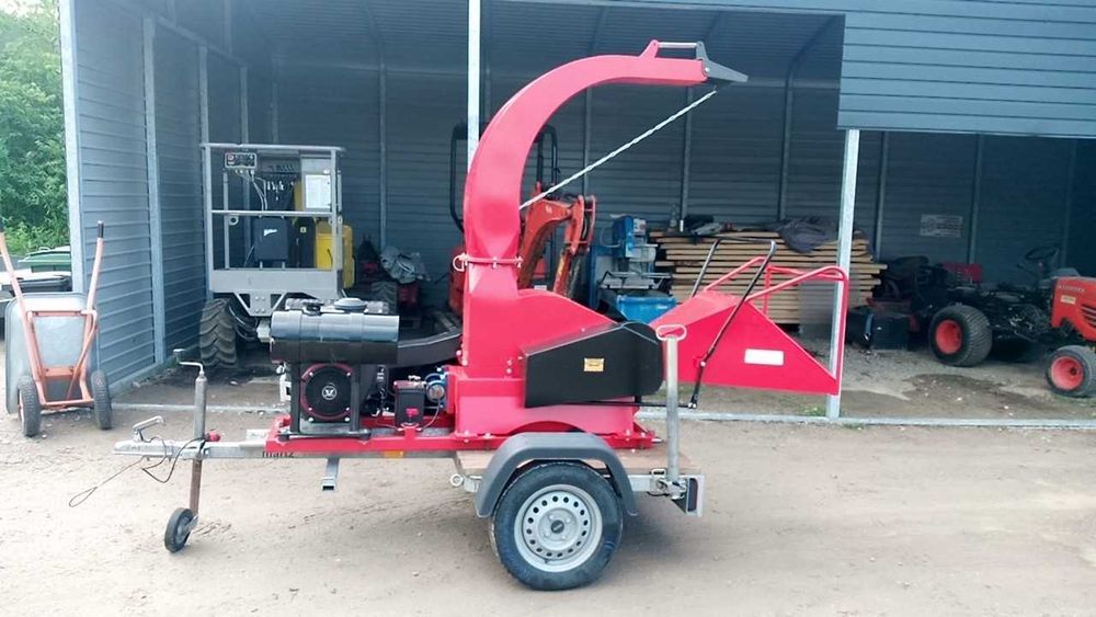 Łuparka do drewna Rębak spalinowy rozdrabniacz do gałęzi . Wynajem