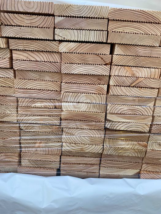 Deska tarasowa podbitka deska elewacyjna boazeria