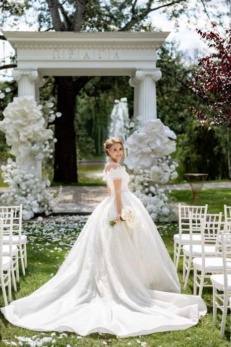 Продається весільна сукня