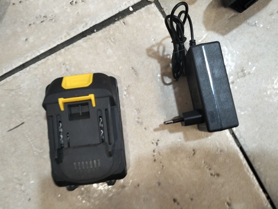 Міні електро пила