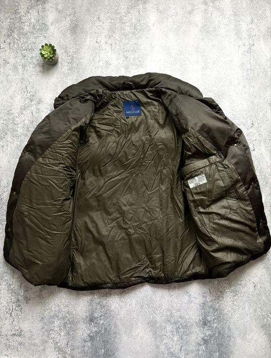 Жіночий пуховик Moncler