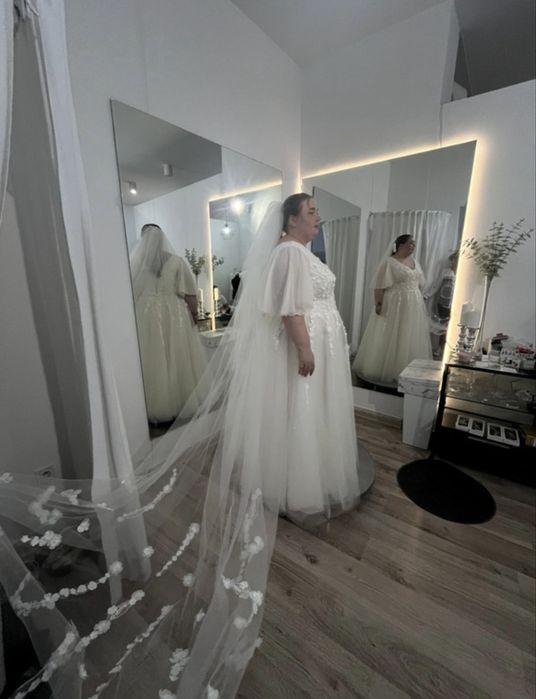 Suknia ślubna plus size gorsetowana