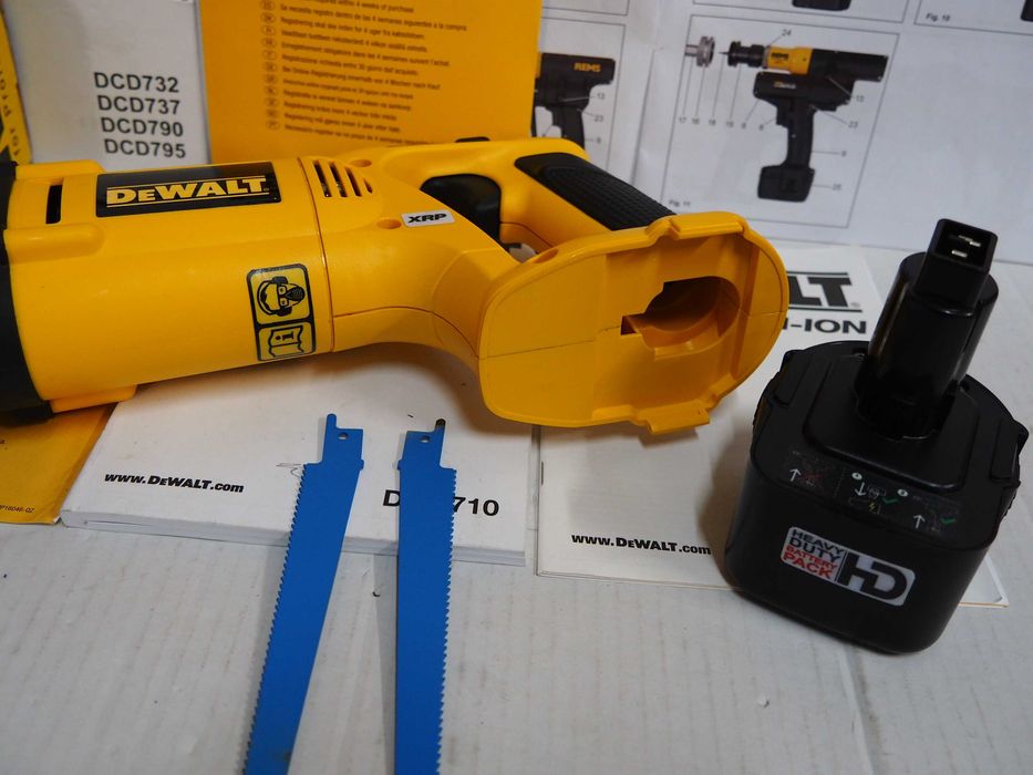 Komplet DEWALT DW 937 pilarka szablasta 14,4v +bateria Rems 12v 3ah