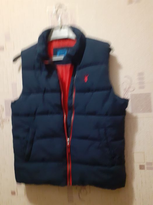 Куртки и безрукавка. Худи. .