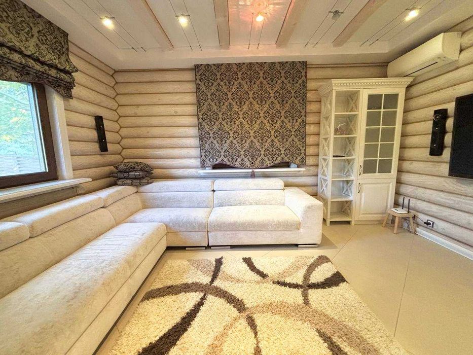 Продам дом в Новоселовке. Участок 25 сот. Солнечные панели. Бассейн.