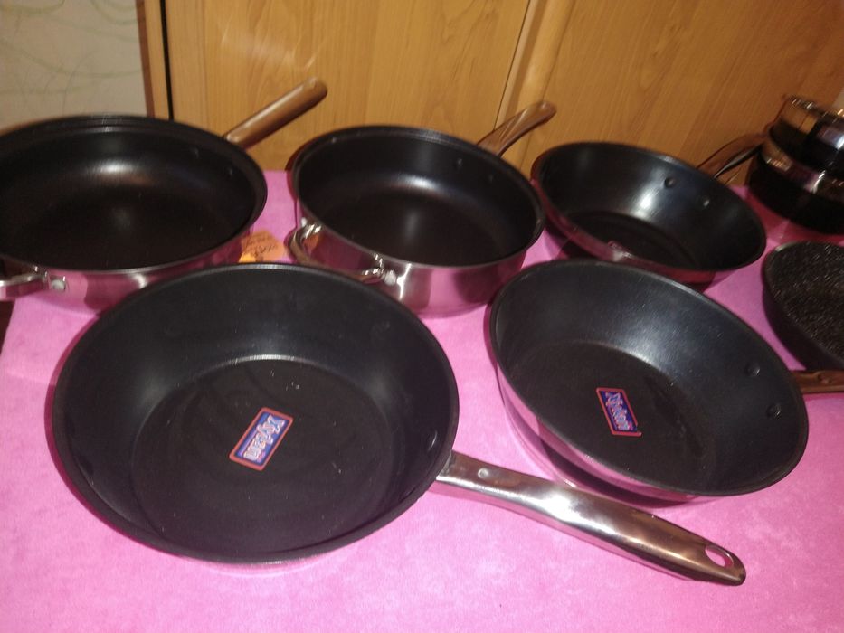 Sprzedam NOWE patelnie