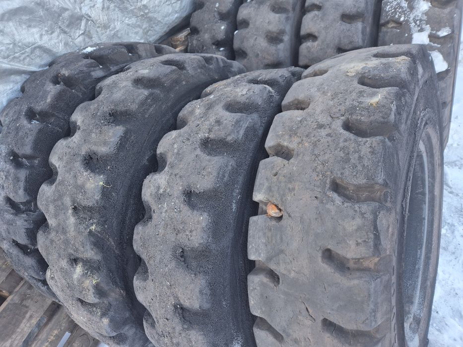 Opony pełne do wózka widłowego 1200x20