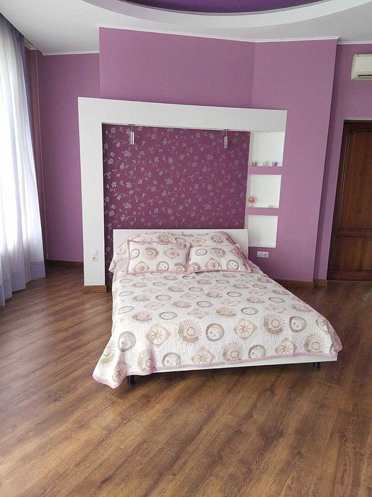 с апреля и на лето! Дом с бассейном Совиньон