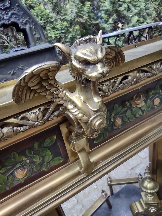 Antyk francuski portal kominkowy XIX w. brąz ceramika