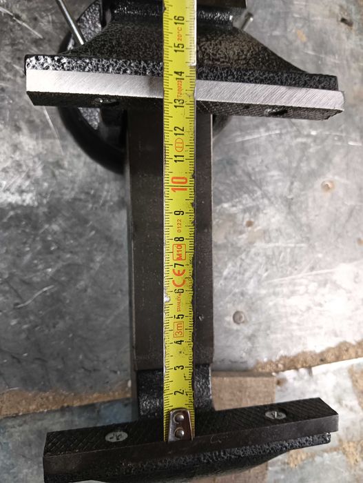 Imadło szczęki 120mm ślusarski obrotowe do komórki , piwnicy itp.