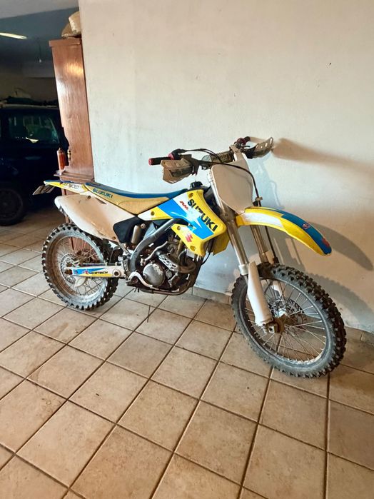 Suzuki RMZ 250 (2005) MATRICULADA – Revisão Completa (16h de Uso)