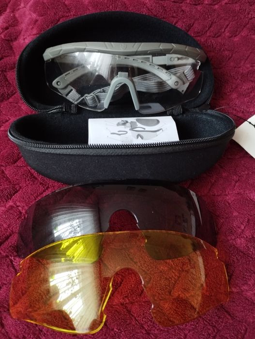 Окуляри захисту в чохлі