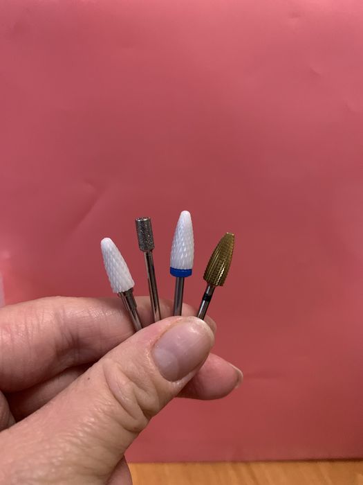 Набір для манікюра, лампа, гель-лаки, пензлики, база, кусачки