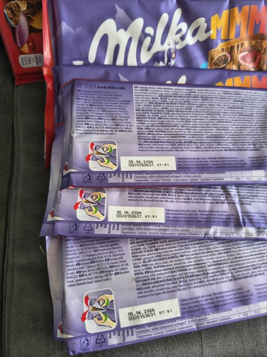 Cena za 10 szt! Milka MMMAX czekolada mleczna Choco Jelly 2500 kg z cukierkami strzelającymi