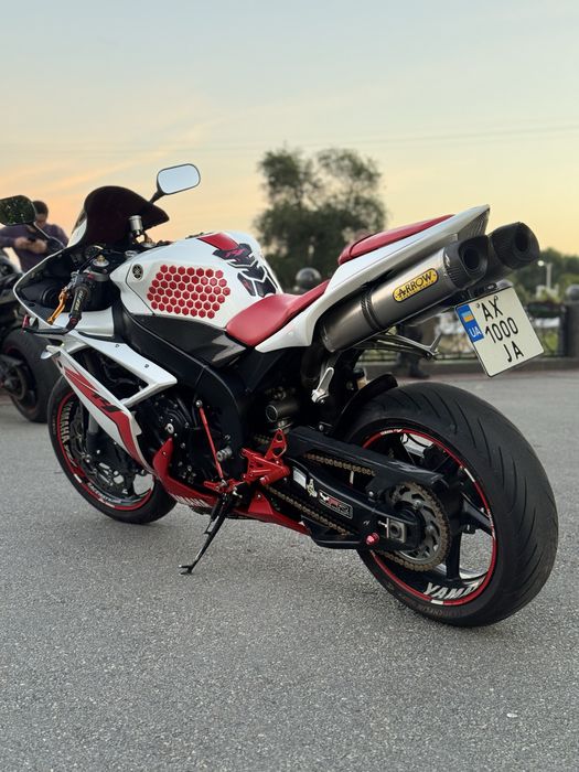 Продам Yamaha YZF R1 ( возможна доставка в ваш город )