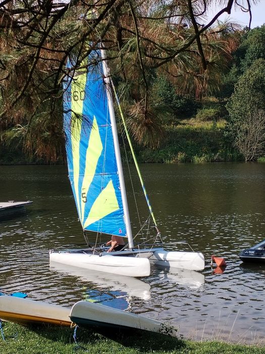 Praktycznie nowy Katamaran Dart 16 Race+ przyczepa