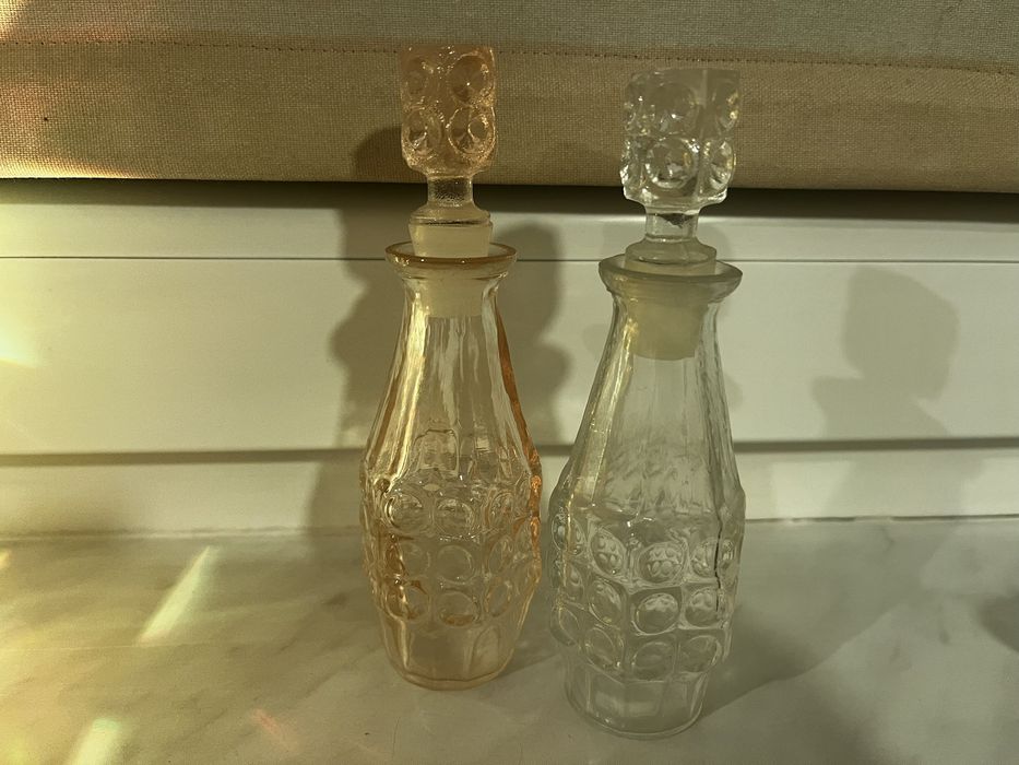 Karafki na przyprawy.  Czasy PRL.