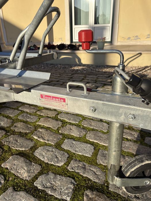 Atrelado para 3 motos Toniauto