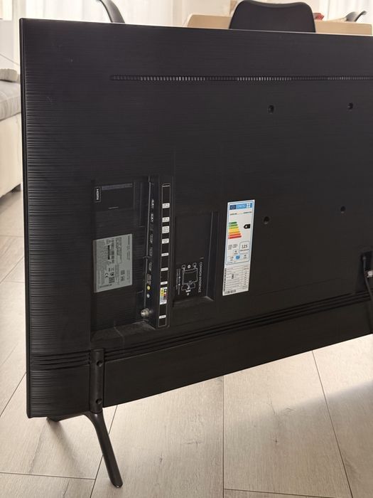 Samsung 49” 4K UHD Smart TV UE49NU7102 - sprawny, pionowy pas