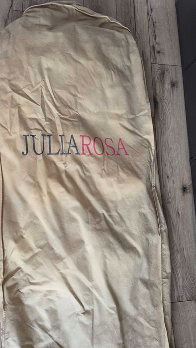 Suknia ślubna w stylu hiszpańskim plus welon gratis!
