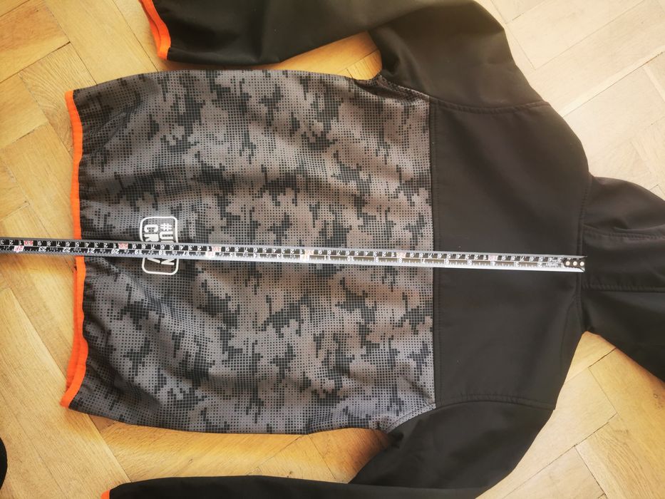 Softshel dziecięcy 134 / 140 stan bdb