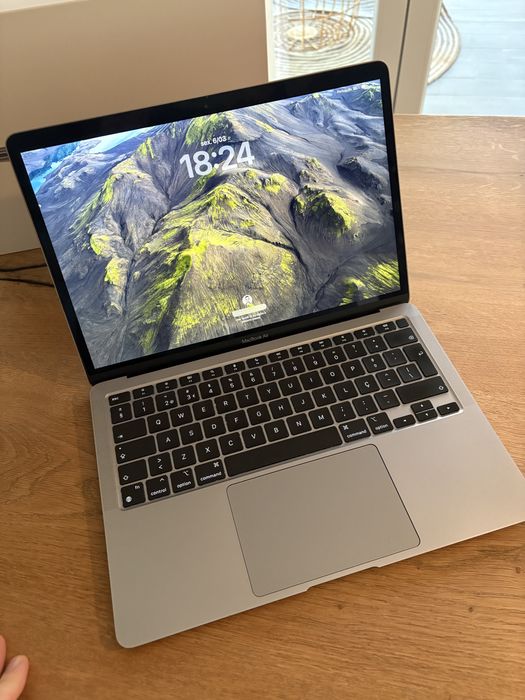 MacBook Air M1 (2021)