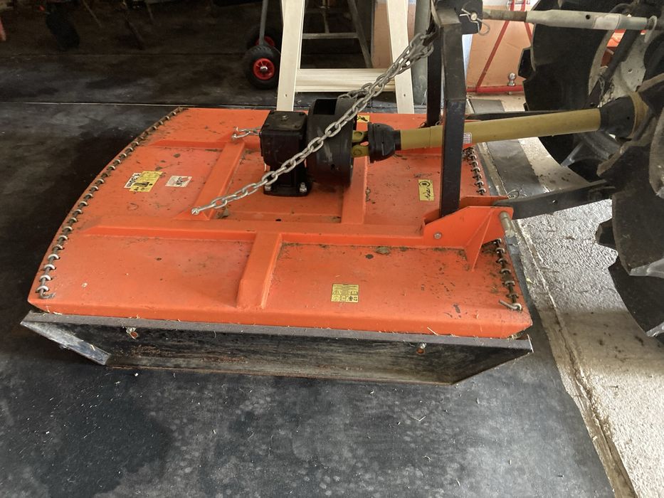 Trator Mitshubishi MT 2501