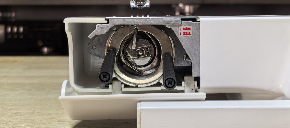 Швейна машинка Victoria 7810